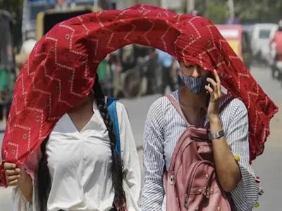 खूब सितम ढा रहा सूरज, दिल्ली से लेकर बिहार तक गर्मी का कहर, IMD ने बताया मई में कब होगी बारिश