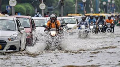 Weather: MP-राजस्थान समेत 17 राज्यों में भारी बारिश की चेतावनी:यमुना में बाढ़ से यमुनोत्री के गर्म कुंडों में मलबा भरा; गुजरात में 2700 लोगों को रेस्क्यू