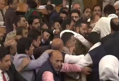 J&K Assembly: जम्मू-कश्मीर विधानसभा में बवाल, 370 के मुद्दे पर पक्ष-विपक्ष के विधायकों में भिड़ंत, धक्कामुक्की