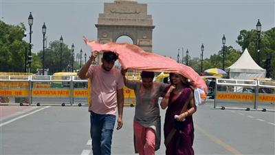 Record breaking heat in Delhi!: दिल्ली में रिकॉर्डतोड़ गर्मी! साल का सबसे तपता दिन, क्या आने वाले दिन होंगे और भी खतरनाक?